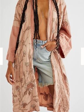 Magnolia Pearl Lilikoi Kimono